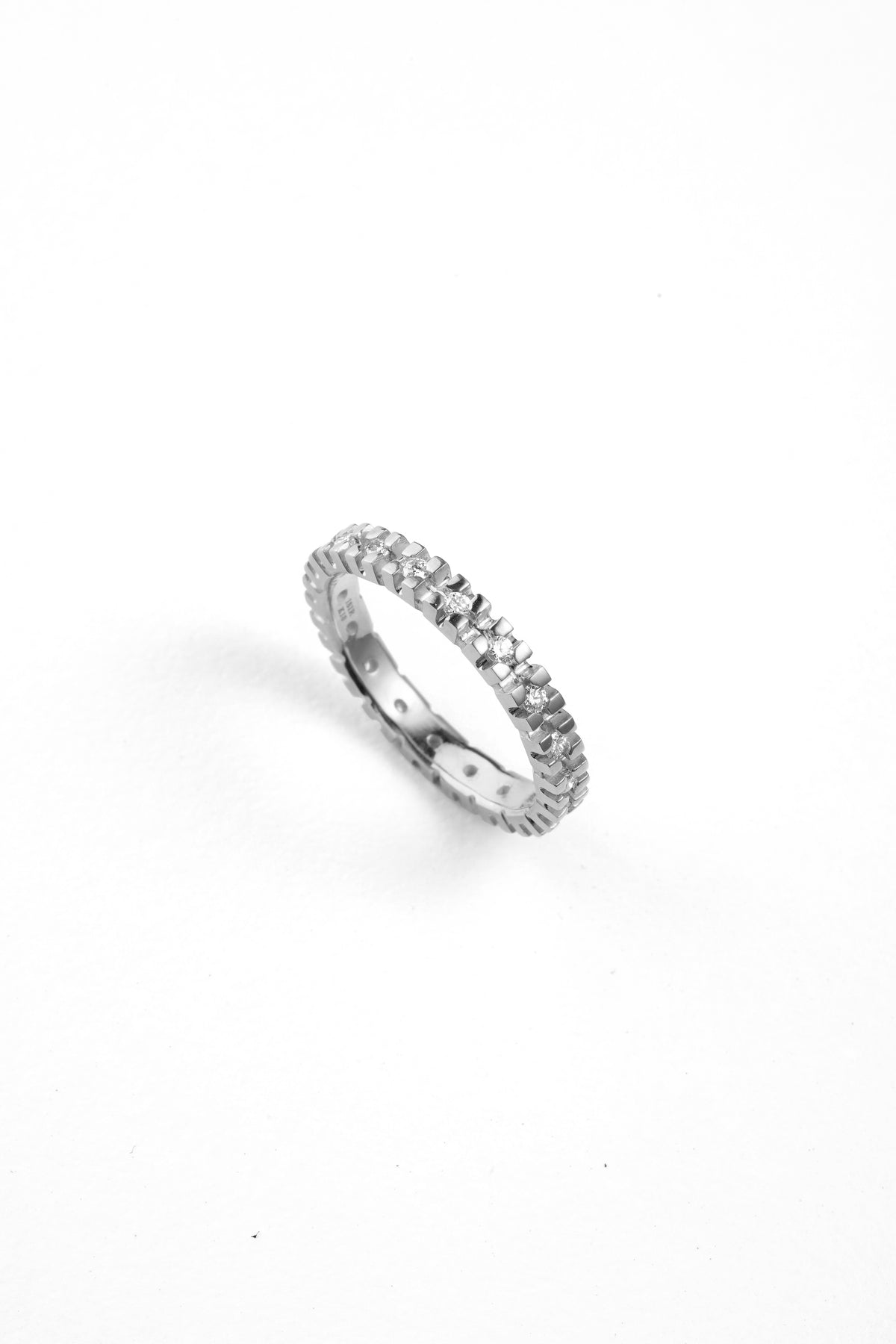 AR RING LUXE (PT900)