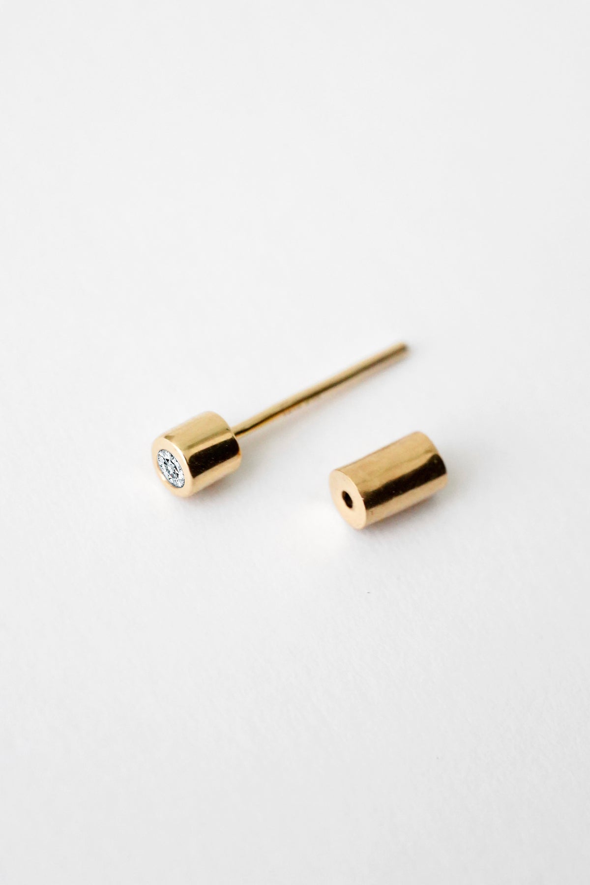 LI POST PIERCE (DIAMOND/SINGLE)