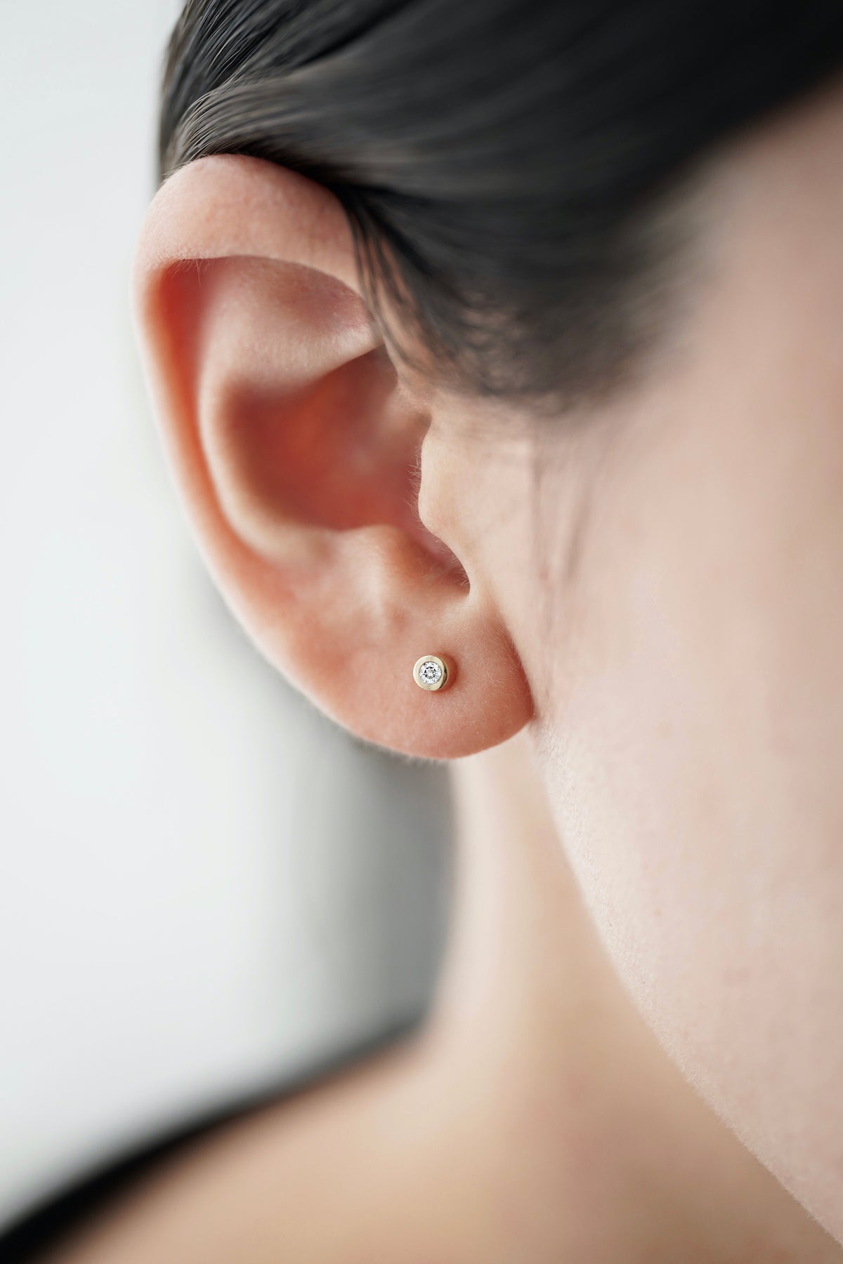 LI POST PIERCE (DIAMOND/SINGLE)